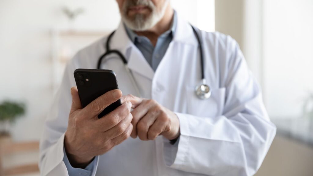 CHG Healthcare introduces two cell apps for locum tenens