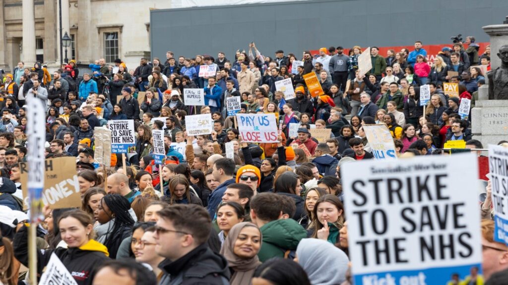 UK authorities's new pay provide may finish junior docs' strike